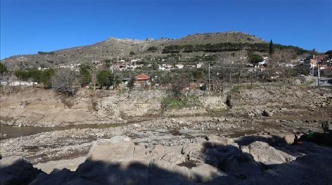 Bergama Antik Kenti'nde Yeni Sur Duvarları Keşfedildi