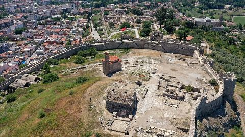 Ayasuluk Tepesi'nde Bulunan İskeletler Tarihe Işık Tutacak