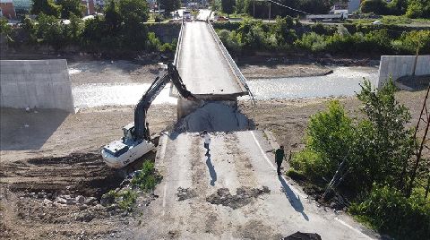 Bartın'da Selde Hasar Gören Köprü Yıkılıyor