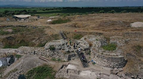 Daskyleion Antik Kenti'nin Surları Ortaya Çıkarılıyor