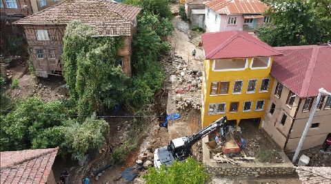 Bursa'da Selden Etkilenen Mahallede Hasar Tespit Çalışmaları Sürüyor