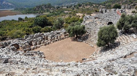 Kaunos Antik Kenti'nin Tiyatrosu Eski İhtişamına Kavuşuyor