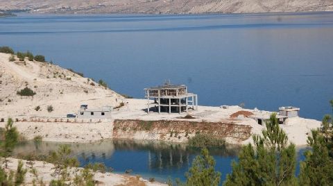 Belediye Başkanının Kardeşinden Fırat Kıyısına Kaçak Villa