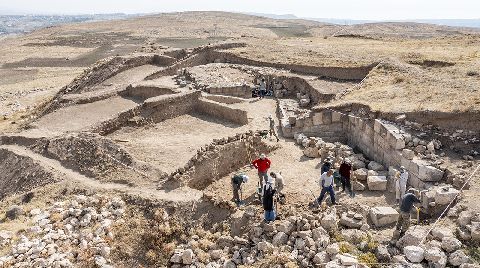 Zernaki Tepe'de Burç Temeli Gün Yüzüne Çıkarıldı