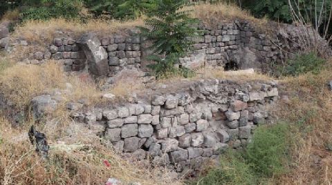 688 Yıllık Tarihi Hamam, Yok Oluyor