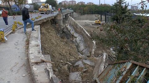 Bakırköy'de İstinat Duvarı Çöktü