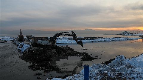 Van Gölü'nün Zemininden 730 Bin Metreküp Balçık Çıkarıldı