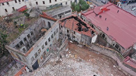 Kilise Lojmanının Yangından Sonraki Hali Görüntülendi