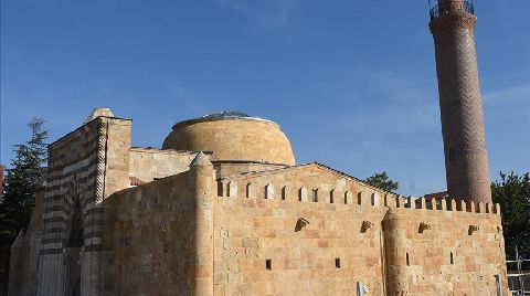 Tarihi Cacabey Camisi’nin Restorasyonu Tamamlandı