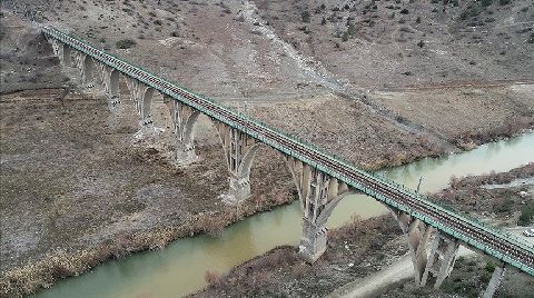 Adıyaman'daki 94 Yıllık Alman Köprüsü Ayakta Kaldı