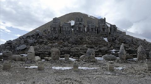 Nemrut Dağı'nın Anıtsal Heykelleri Depremlerde Zarar Görmedi