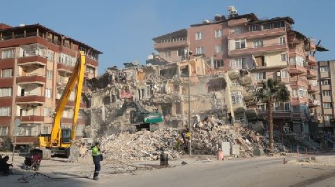 Deprem Soruşturmalarında İlk İddianame Hazırlandı