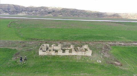 Sular Çekildi, 83 Yıllık Tren İstasyonu Gün Yüzüne Çıktı