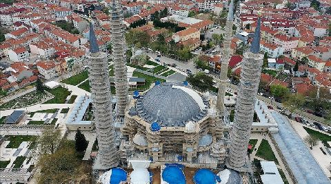 Selimiye Camisi'nin Güçlendirilen Ana Kubbesinde Kurşun Örtü Çalışmasına Geçildi