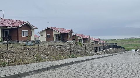 Deprem Konutlarının Yapıldığı Yerde Heyelan Endişesi