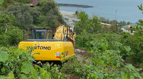 İhalesiz Projede İş Makineleri Vatandaşın Arazisine Girdi