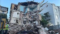 Eskişehir'de Boşaltılan 3 Katlı Apartman Çöktü