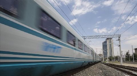 Ankara-İzmir Hızlı Tren Hattı'nın 2024 Sonunda Bitirilmesi Hedefleniyor