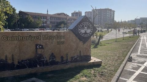 Maliyeti Katlanan Meydanı Bakan Açacak