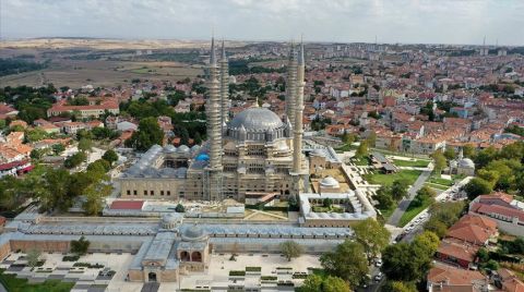 Selimiye'de Minare Külahının Altındaki Orijinal Tek Çini Çoğaltıldı