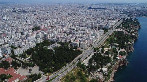 Antalya Vakıflar Bölge Müdürlüğü’nden Bin Kiracıya Tahliye Yazısı