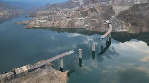 90 kilometrelik Yolu 16 Kilometre Kısaltacak Viyadüğün Yüzde 65'i Tamamlandı