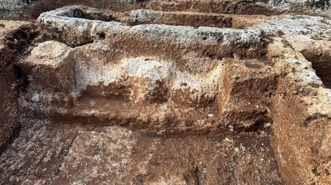 Perre Antik Kenti'nde 1800 Yıllık Boğa Başı Kabartması Bulundu