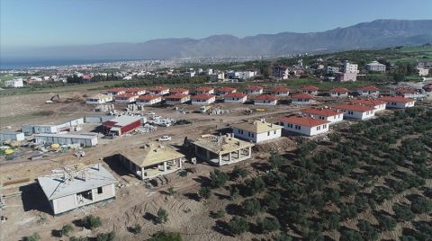 Hatay'da 2 Bin 355 Köy Tipi Afet Konutunun İnşası Sürüyor