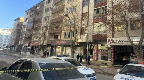 Malatya'da Yıkılma Tehlikesi Bulunan Bina Nedeniyle Cadde Trafiğe Kapatıldı