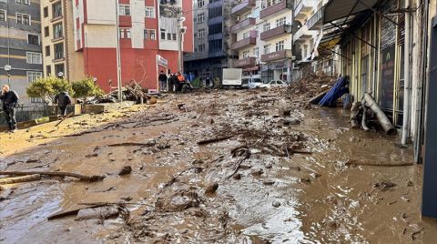 Borçka'da Sağanak Heyelan ve Su Baskınlarına Neden Oldu