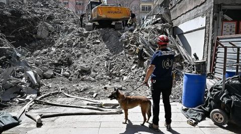 Ankara'da Moloz Kaldırma Çalışmaları Sırasında İstinat Duvarı Çöktü
