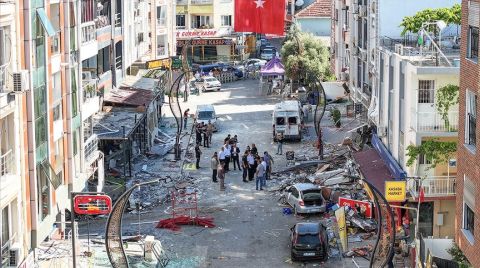 İzmir'de Patlamanın Olduğu Sokakta Hasar Tespit Çalışmalarına Başlandı