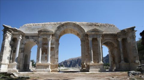 Anavarza Antik Kenti'nde Sezon Kazıları Başladı