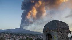 Etna Yanardağı Lav Püskürtmeye Başladı