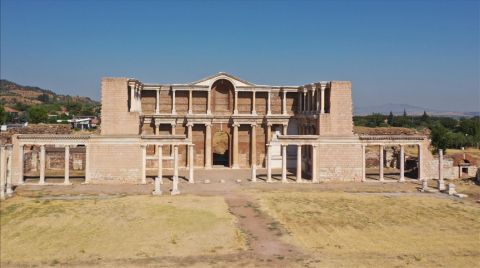 Sardes Antik Kenti'ndeki Surun İhtişamı Kazıyla Ortaya Çıkarılıyor