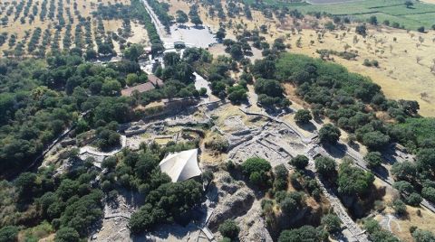 Troya'da Saray ve Agora ile Sur Duvarı Gün Işığına Çıkarılıyor