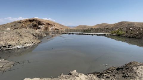 Maden Ocağı Atıklarını Tarım Arazisine ve Baraja Döktü