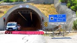 Depremde Beton Blokları Oynayan Tünel, Yeniden Trafiğe Kapatıldı