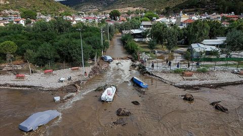 Menderes'te sağanak; Yol Çöktü, Su Baskınları Oluştu