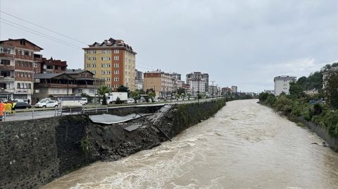 Artvin-Hopa Kara Yolunda Çökme