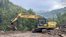 Artvin'de Heyelan ve Taşkınlar Nedeniyle Kapanan Köy Yolları Ulaşıma Açıldı