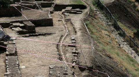 Bitlis Kalesi'nde Tarihi İçme Suyu Şebekesi Bulundu