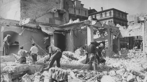 Karaköy yıkımları, 1958. Salt Araştırma, Fotoğraf ve Kartpostal Arşivi