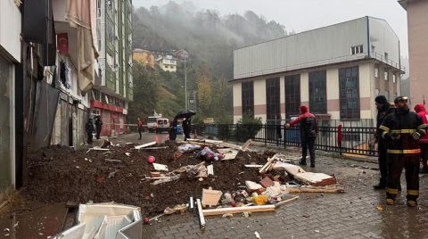 Rize'de Toprak Kayması 