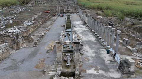 Antik Çeşmeden 1800 Yıl Sonra Su Akmaya Başladı