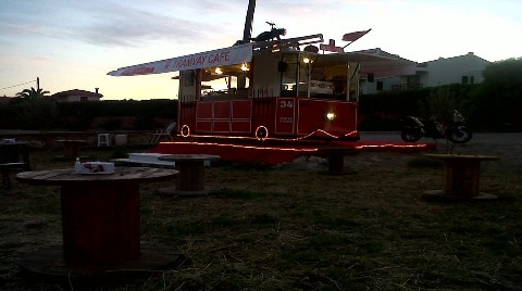 Hurda Tramvay Vagonu Cunda'da "Kafe" Oldu