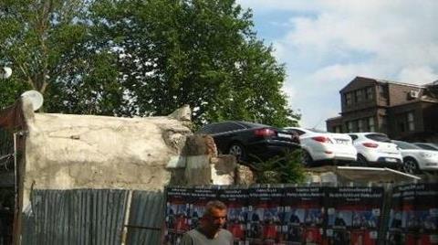Tarihi Külliyeyi Otopark Yaptılar!