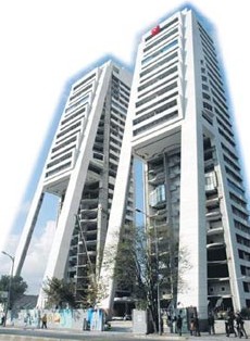 Şişli'de 27 Katlı Rezidansta Ünlülerin Kaçak Kat Paniği
