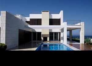 Deniz Kıyısındaki El Değmemiş Arazide Tatil Villaları