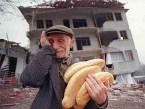 Partiler Depremi Yok Sayıyor